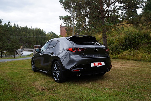 Mazda 3 4 of 5