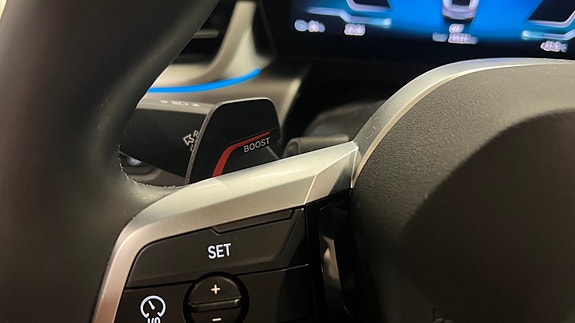 BMW iX2 27 of 30