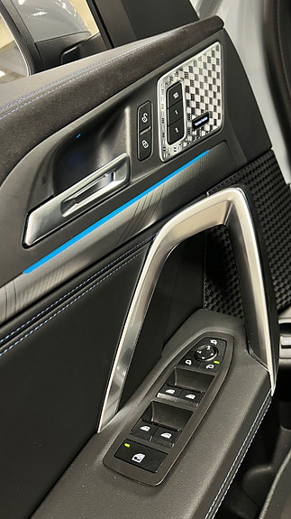 BMW iX2 26 of 30