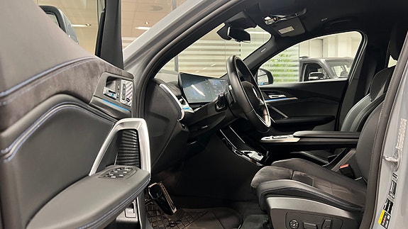 BMW iX2 18 of 30