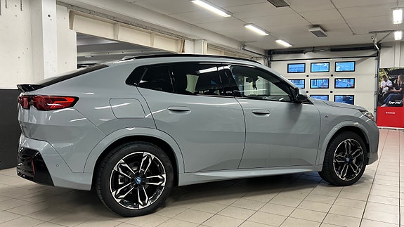 BMW iX2 17 of 30