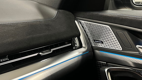 BMW iX2 9 of 30