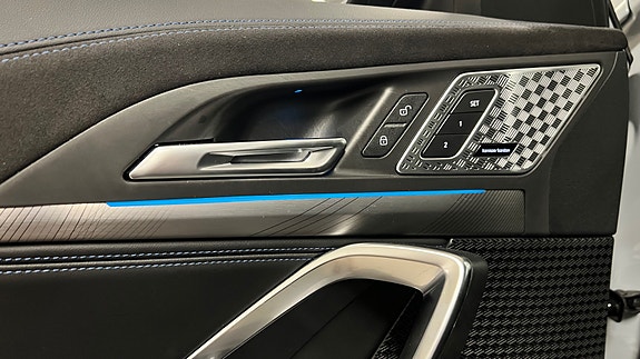 BMW iX2 24 of 30