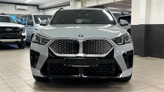BMW iX2 11 of 30