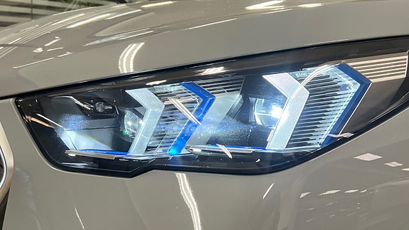 BMW iX2 5 of 30