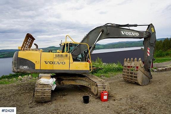 Volvo EC240CL Beltegraver med 2 skuffer 7 of 30