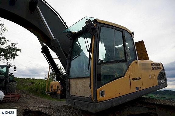 Volvo EC240CL Beltegraver med 2 skuffer 18 of 30