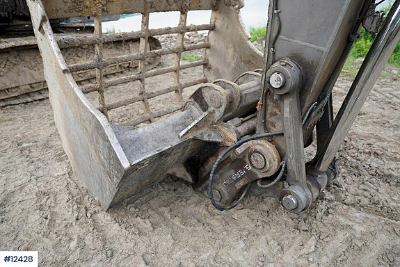 Volvo EC240CL Beltegraver med 2 skuffer 24 of 30
