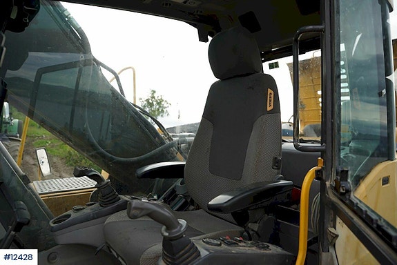 Volvo EC240CL Beltegraver med 2 skuffer 29 of 30