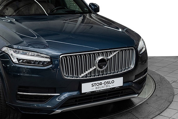 Volvo XC90 2 of 5