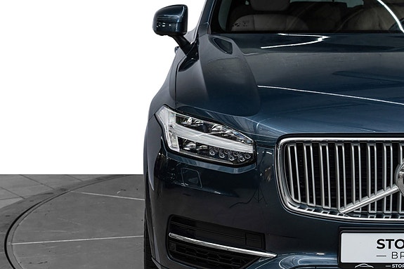 Volvo XC90 4 of 5