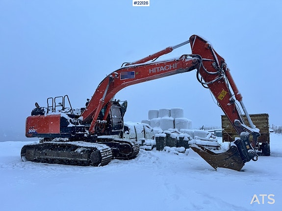 Hitachi ZX300LC-6 Beltegraver m/ Graveskuffe. 2 of 30