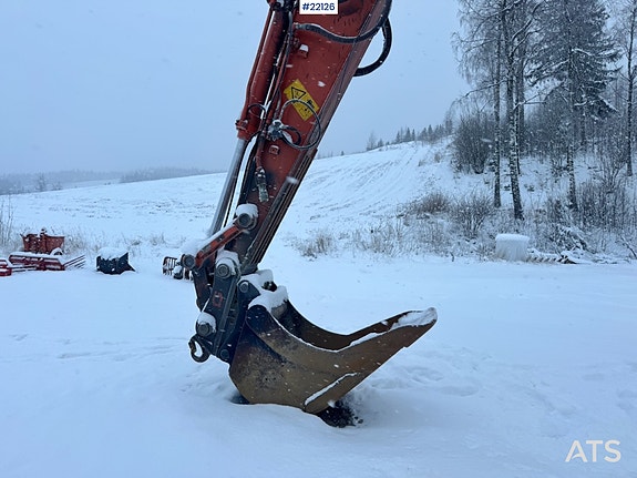 Hitachi ZX300LC-6 Beltegraver m/ Graveskuffe. 11 of 30