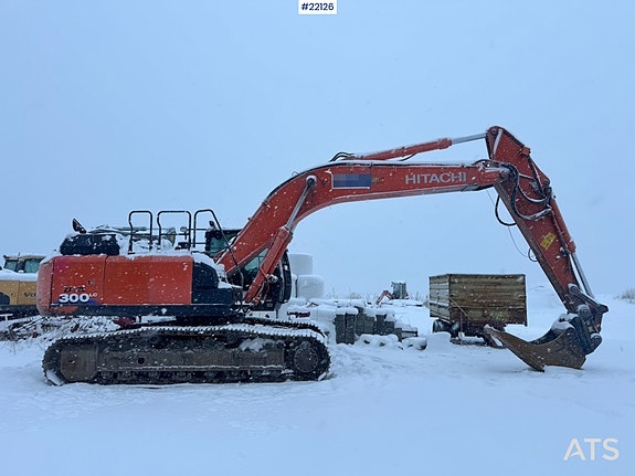 Hitachi ZX300LC-6 Beltegraver m/ Graveskuffe. 3 of 30