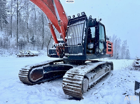 Hitachi ZX300LC-6 Beltegraver m/ Graveskuffe. 9 of 30
