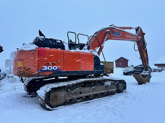 Hitachi ZX300LC-6 Beltegraver m/ Graveskuffe. 4 of 30