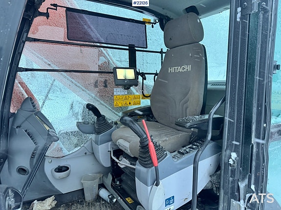 Hitachi ZX300LC-6 Beltegraver m/ Graveskuffe. 28 of 30