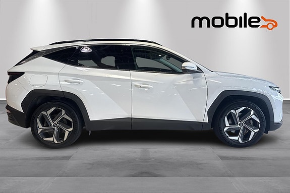 Hyundai Tucson 2 of 5