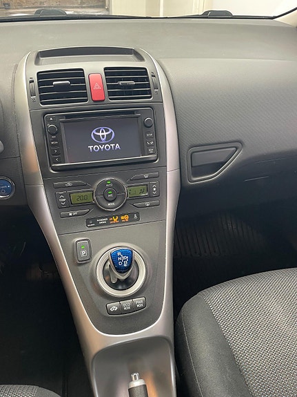 Toyota Auris 14 of 28