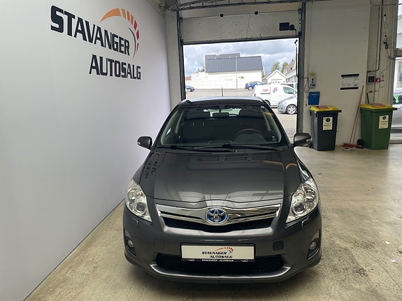 Toyota Auris 3 of 28