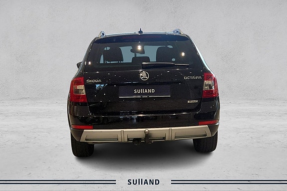 Skoda Octavia Scout 4 of 5
