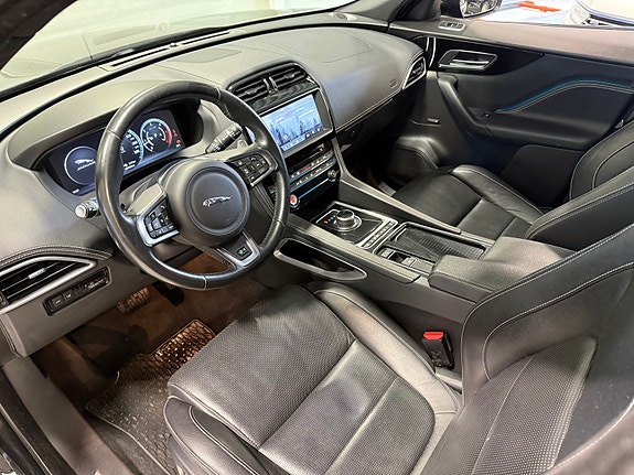 Jaguar F-PACE 9 of 28