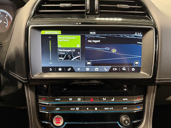 Jaguar F-PACE 20 of 28