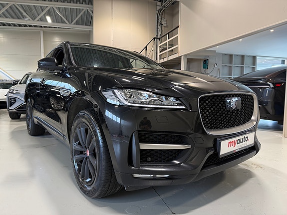Jaguar F-PACE 7 of 28