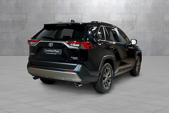 Toyota RAV4 5 of 5