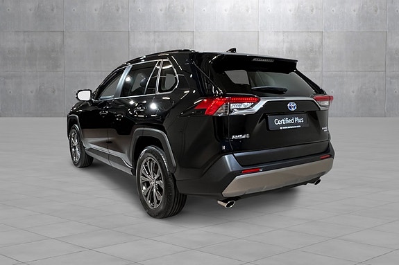 Toyota RAV4 3 of 5