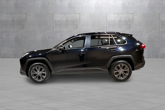 Toyota RAV4 2 of 5