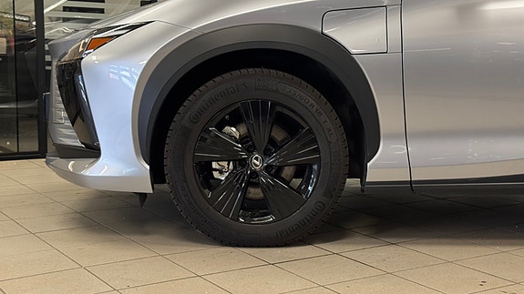 Lexus RZ450e 3 of 5