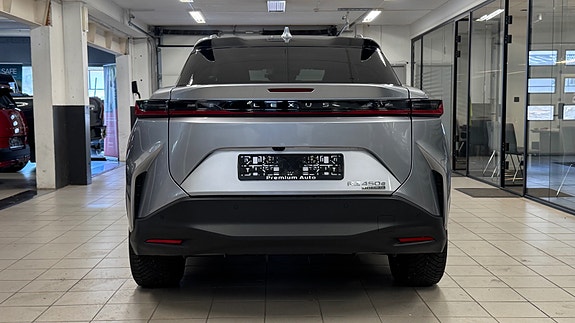 Lexus RZ450e 5 of 5