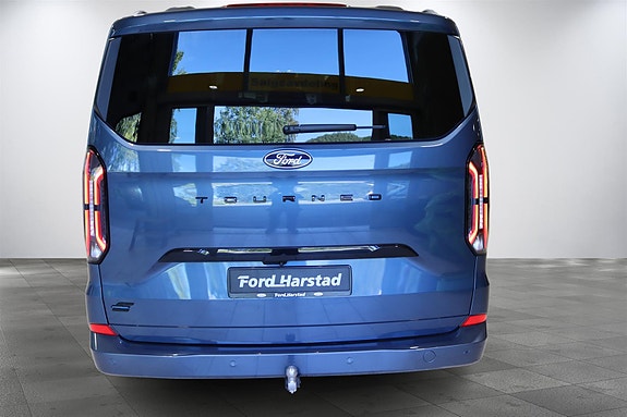 Ford Tourneo Custom 4 of 5