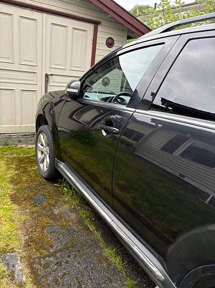 Mitsubishi Outlander 2 of 5