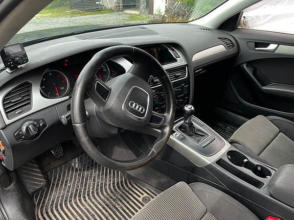 Audi A4 9 of 23