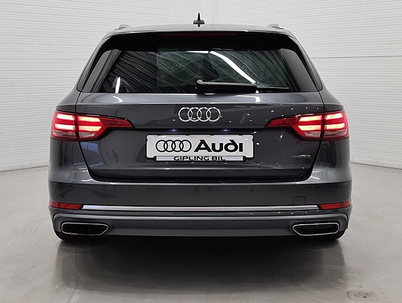 Audi A4 5 of 30