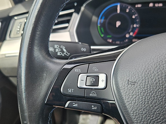 Volkswagen Passat 11 of 18