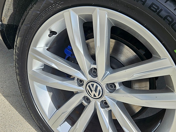 Volkswagen Passat 15 of 18
