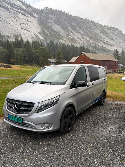 Mercedes-Benz Vito 119 2 of 5