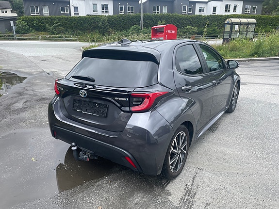 Toyota Yaris 5 of 5