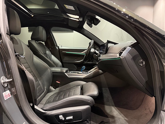 BMW i4 15 of 30
