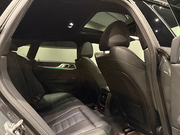 BMW i4 14 of 30
