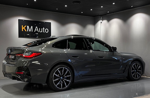 BMW i4 8 of 30