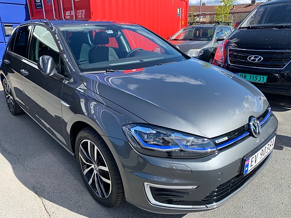 Volkswagen e-Golf VII 4 of 6