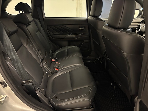 Mitsubishi Outlander 23 of 25