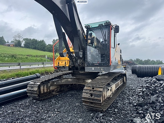 Volvo EC250EL Gravemaskin m/ Boretårn, GPS, Rototilt og 2 skuffer. SE VIDEO 11 of 30