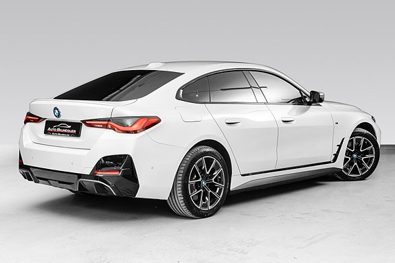 BMW i4 2 of 30