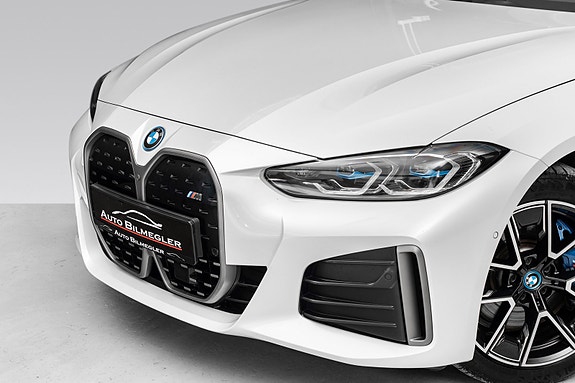 BMW i4 7 of 30