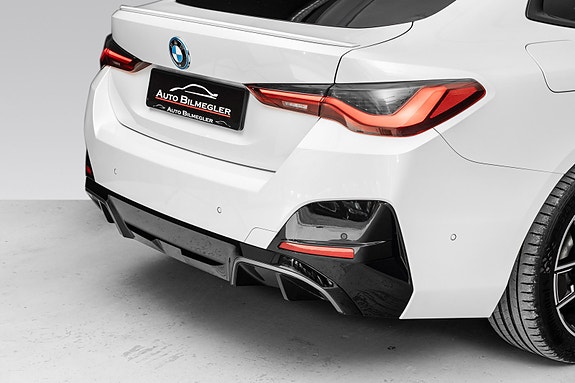 BMW i4 9 of 30